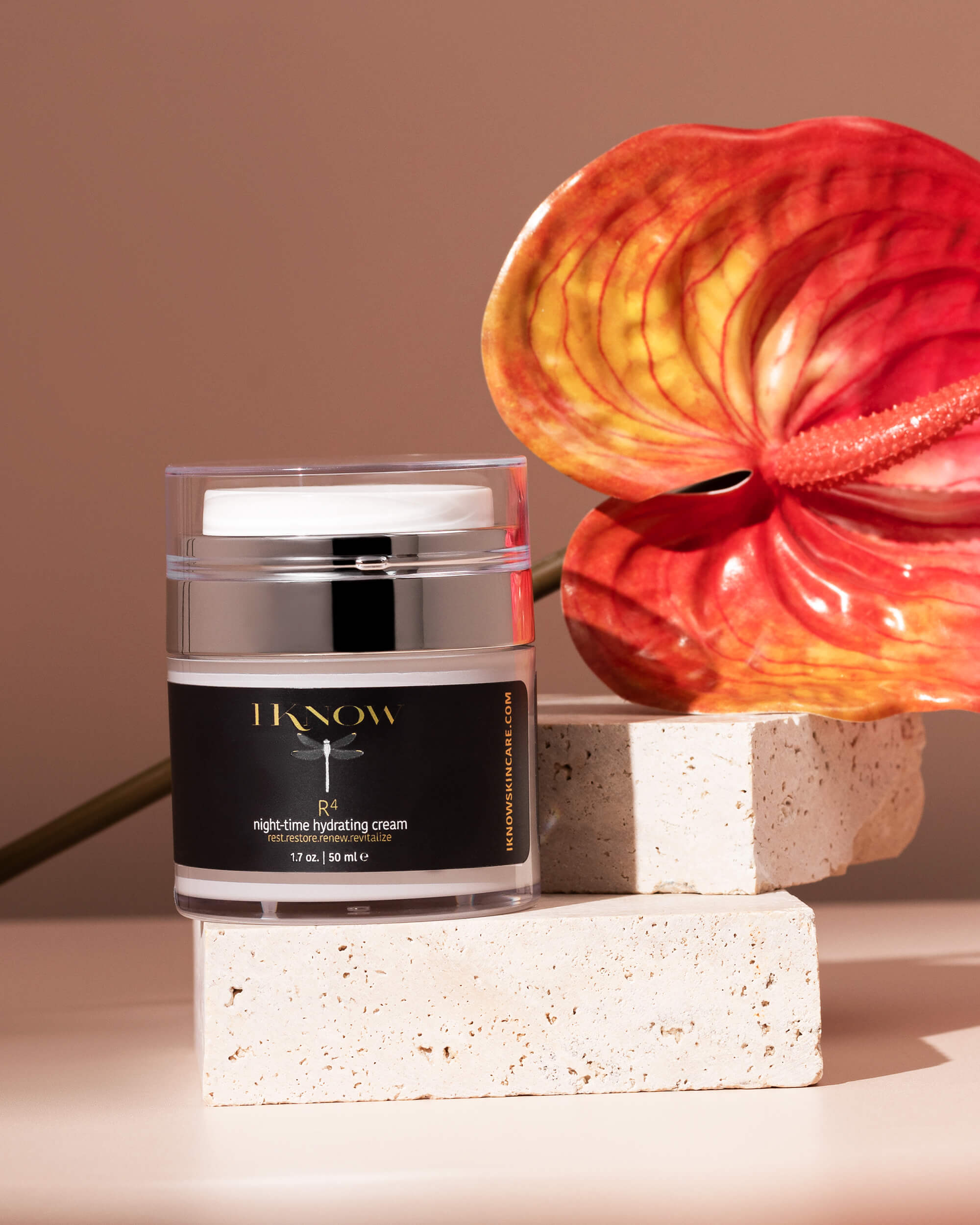 R4 Nighttime Hydrating Cream Nourishes Aging Skin and Restores Suppleness